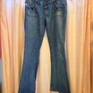 AMERICAN  EAGLE WOMANS SZ 12 STRAIGHT LEG JEANS,DISTRESSED STYLE GREAT CONDITION
